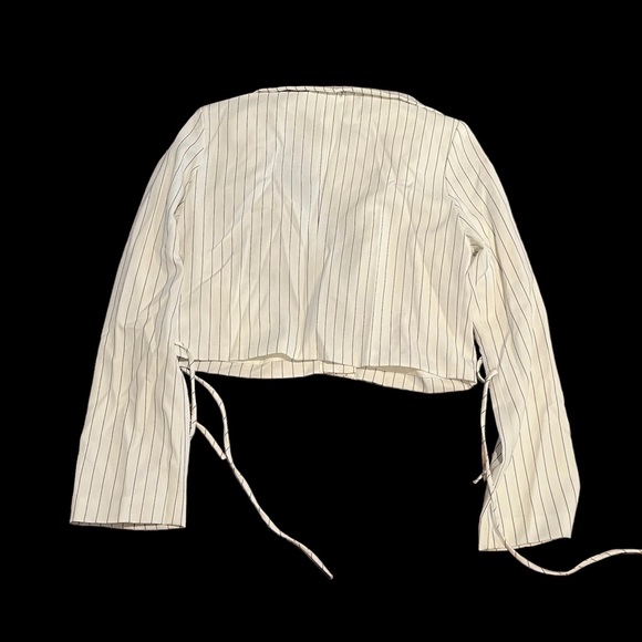 Women City Cropped Box Blazer Top - Picture 3 of 3